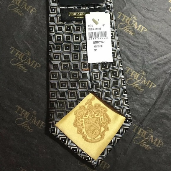 PRESIDENT DONALD J TRUMP Signature Collection Tie - Picture 7 of 8